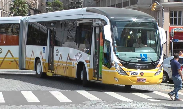 Motorista De ônibus Que Se Envolveu Em Acidente De Trânsito Será Restituído Dos Descontos Por Danos No Veículo